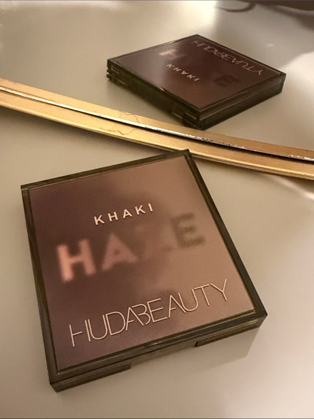 huda beauty khaki haze palette